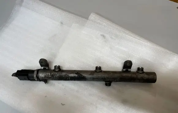Mercedes-Benz E W211 Fuel main line pipe A6420700695