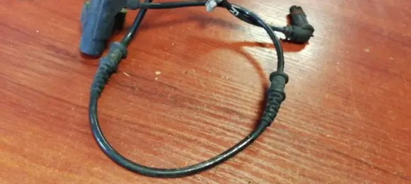 Mercedes-Benz A W168 ABS brake wheel speed sensor A1685400117