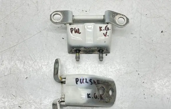 Rear door hinge set