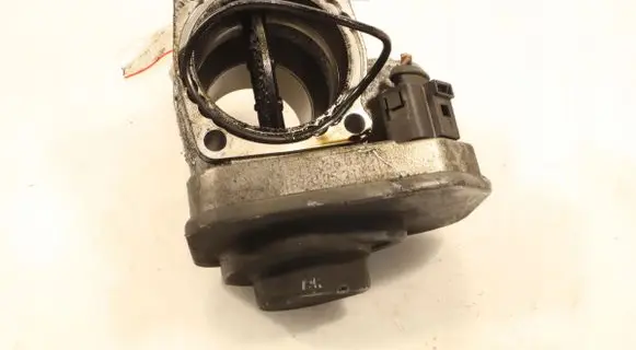 Opel Astra J Throttle body valve 8981052101