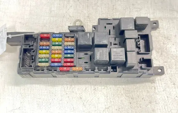 Volvo S60 Fuse module 8678449 518787205 021104155542