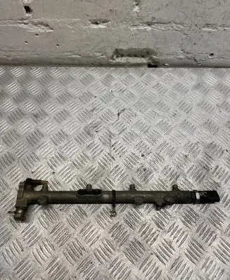 Mercedes-Benz C W203 Fuel main line pipe A6110700095