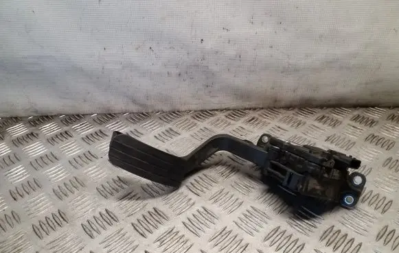 Opel Movano B Accelerator throttle pedal 8200672371C