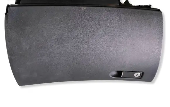 Mercedes-Benz C W204 Glove box 