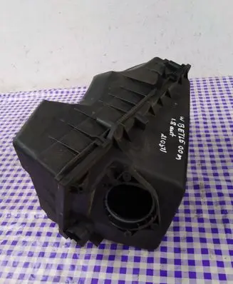 Volkswagen New Beetle Air filter box