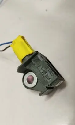 Mercedes-Benz CLS C218 X218 Airbag deployment crash/impact sensor A1729056000