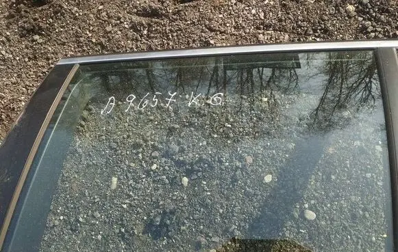BMW 5 GT F07 Rear door window glass AS2