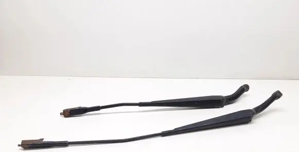 Volvo V70 Front wiper blade arm 30655615 30697573