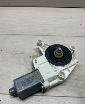Mercedes-Benz R W251 Front door window regulator motor A2518200742 997082102