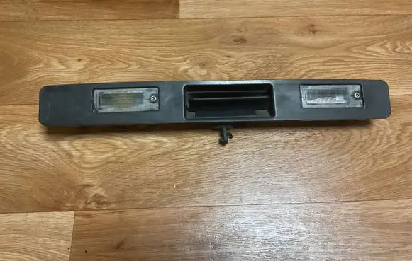 Volvo V70 Trunk door license plate light bar 9203101