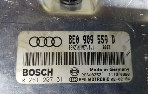 Audi A6 S6 C5 4B Engine control unit/module 8E0909559D 0261207511 26SA8252