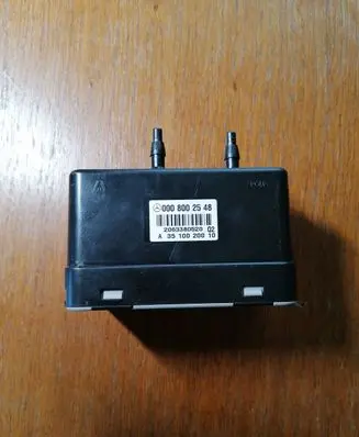 Mercedes-Benz ML W164 Central locking vacuum pump 0008002548 2063380520