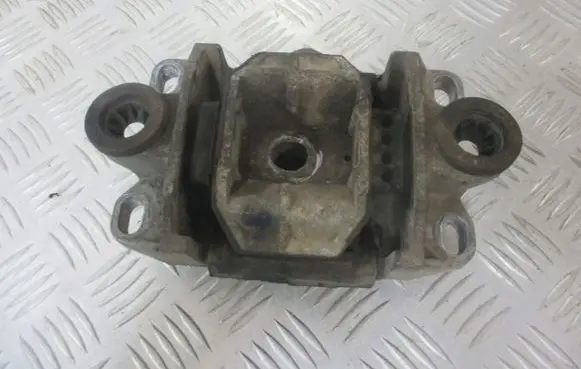 Ford Mondeo Mk III Engine mounting bracket