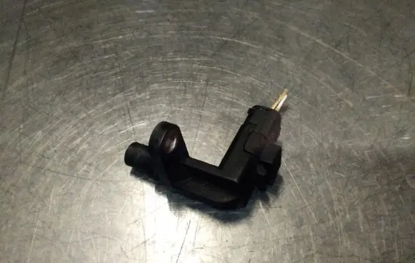 Peugeot 207 Camshaft position sensor V7570198001