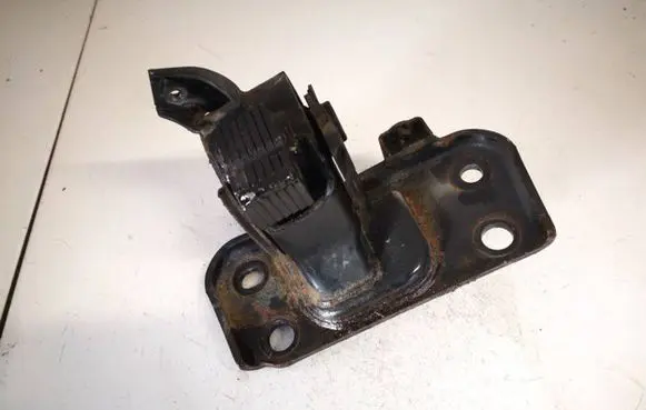 Toyota Verso Engine mount bracket