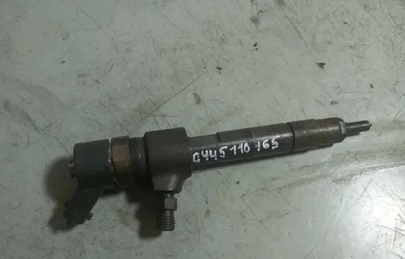 Opel Zafira B Fuel injector 0445110165