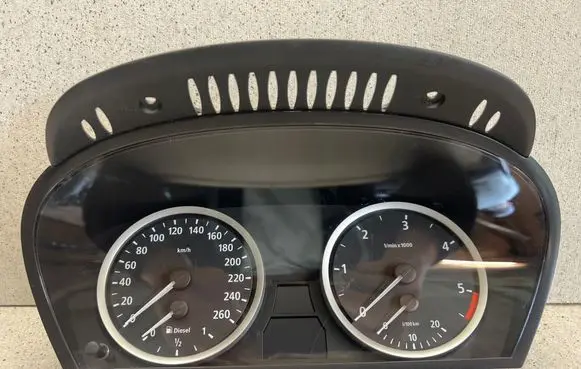 BMW 5 E60 E61 Speedometer (instrument cluster) 110080213 62116983153 9898018900