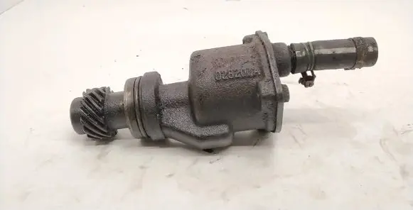 Volkswagen PASSAT B4 Vacuum pump 028207A