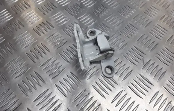 Toyota Prius (XW30) Rear door upper hinge