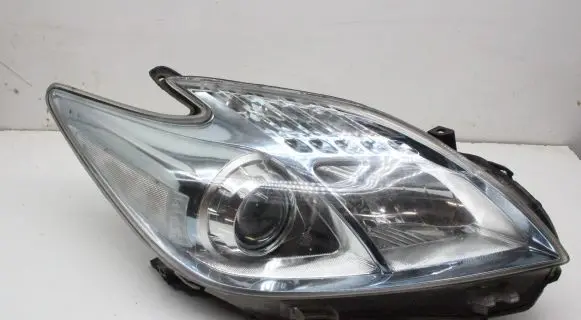 Toyota Prius (XW30) Headlight/headlamp