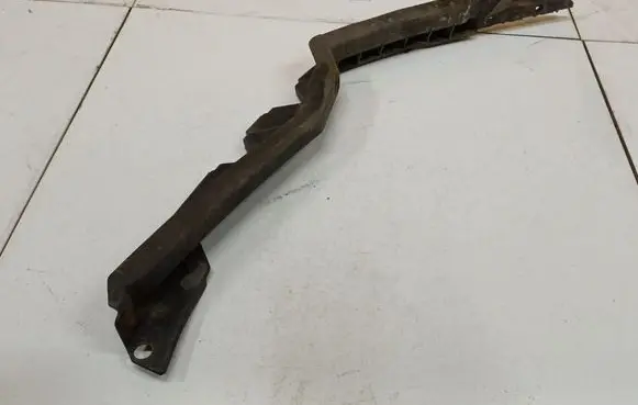 Skoda Octavia Mk2 (1Z) Front bumper mounting bracket 1Z0807183A