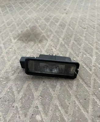 Volkswagen Golf VII Number plate light 1K8943021