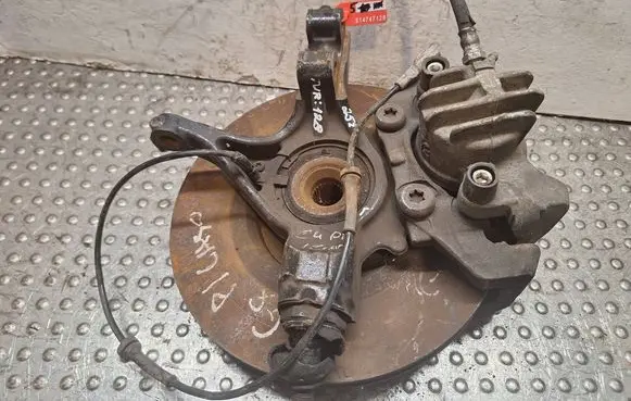 Peugeot 5008 Front wheel hub spindle knuckle S14747128 P56