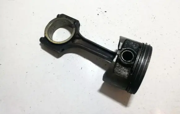 Chrysler Neon I Piston with connecting rod