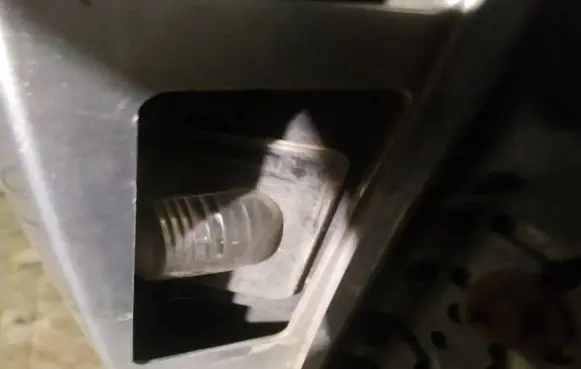 Mazda 5 Number plate light 
