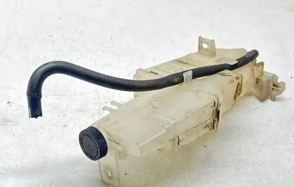 Nissan Note (E12) Coolant expansion tank/reservoir 217103VS1A N156AN MTWTFSS