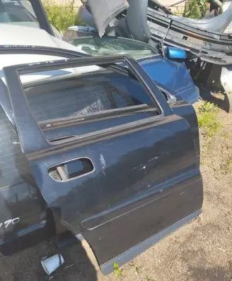 Volvo V70 Rear door