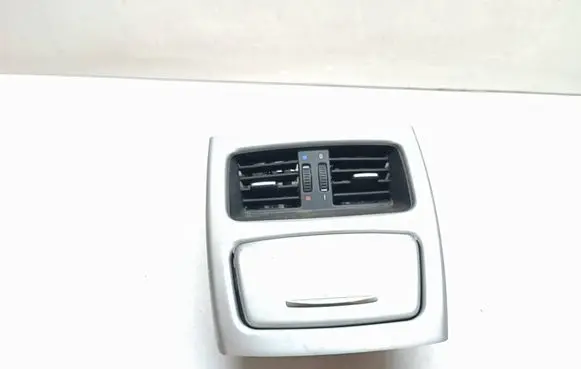 BMW 3 E92 E93 Rear air vent grill 7129556