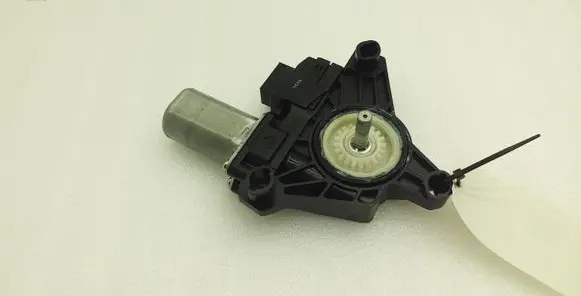 Mercedes-Benz GLC X253 C253 Rear door window regulator motor A2139060502