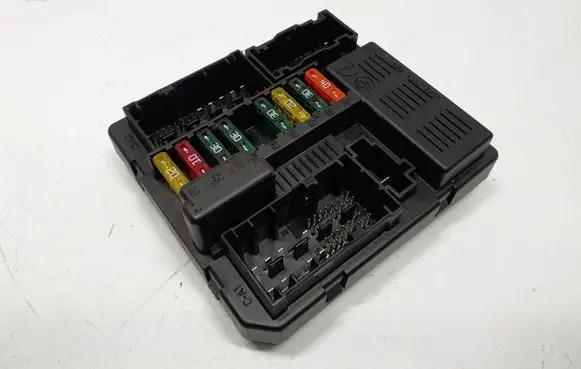 BMW X3 E83 Fuse module 7560626 12637560626
