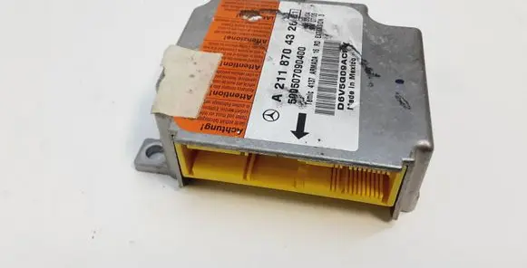 Mercedes-Benz CLS C219 Airbag control unit/module A2118704326