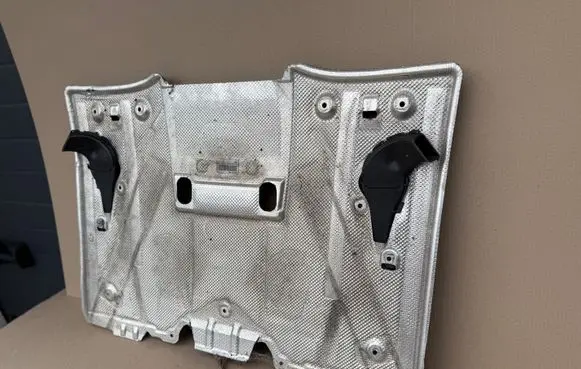 Porsche Cayman 982 Engine splash shield/under tray 982825205A