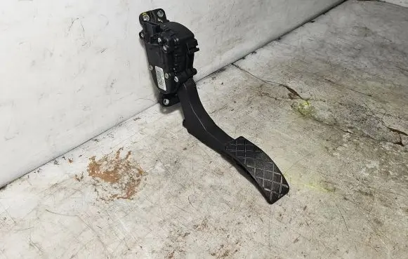 Volkswagen Polo Accelerator throttle pedal 6Q1721503B