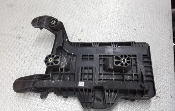 Seat Toledo III (5P) Battery tray 1K0915333C