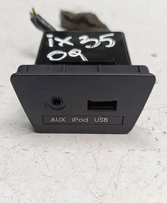 Hyundai ix35 AUX in-socket connector 96110-2S500 96110-2S500TAN