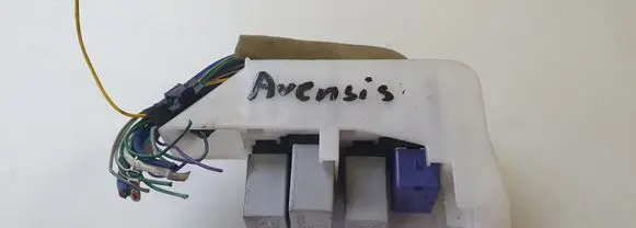 Toyota Avensis T270 Fuse module