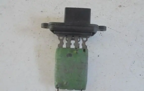 Heater blower motor/fan resistor