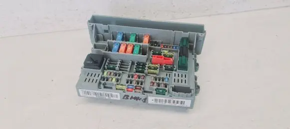 BMW 1 E81 E87 Fuse module 690662301 31277241030101