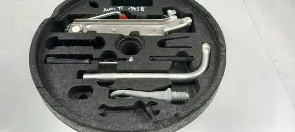 Audi TT Mk1 Tool set 