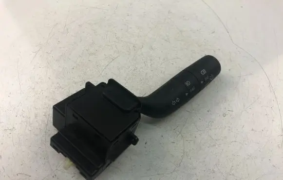 Mazda 3 II Indicator stalk 17D682