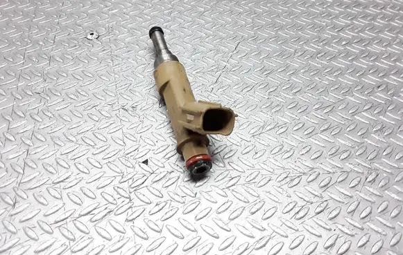 Toyota Auris 150 Fuel injector 2325037010
