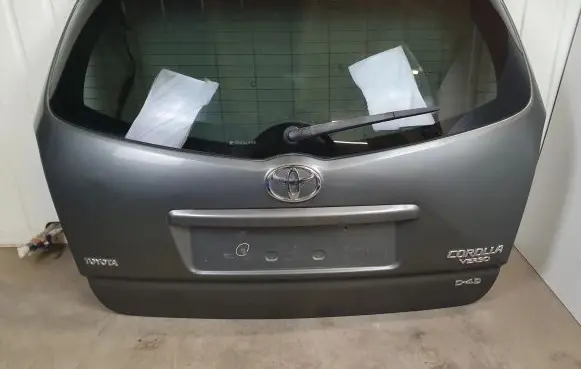 Toyota Corolla Verso AR10 Tailgate/trunk/boot lid