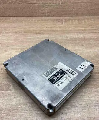 Toyota Avensis Verso Engine control unit/module ECU 8966144300 1758005122