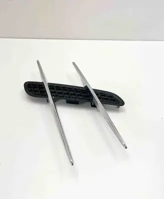 Fender trim (molding)