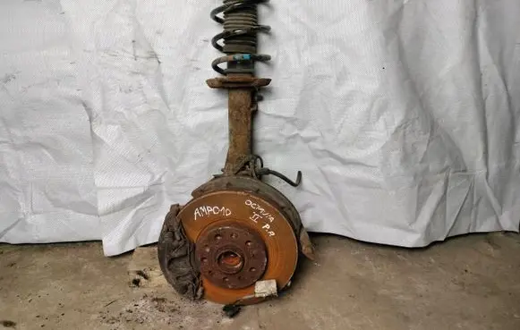 Skoda Octavia Mk2 (1Z) Front wheel hub spindle knuckle OKA14
