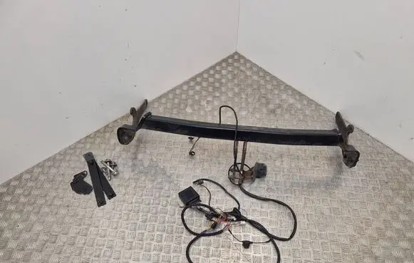 Renault Megane IV Tow bar set 8201591078 55R014020